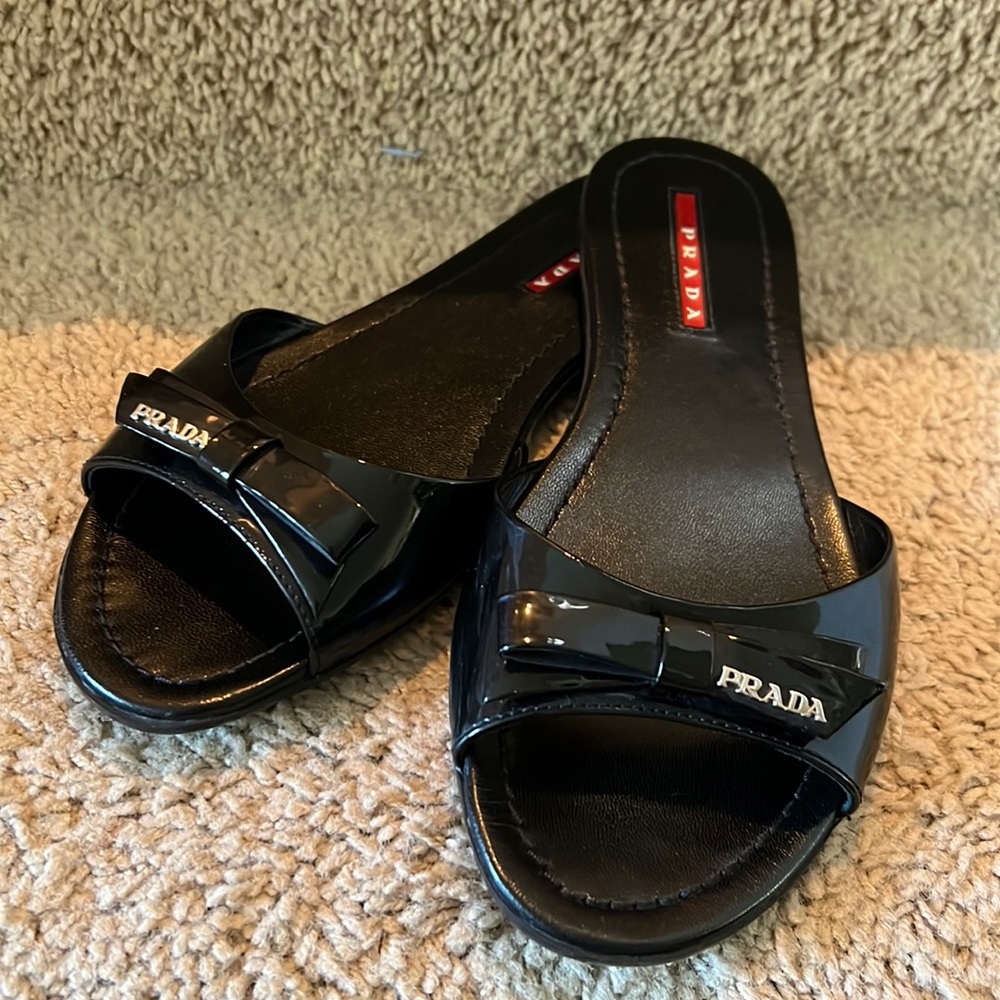 <Prada> authentic slide sandal